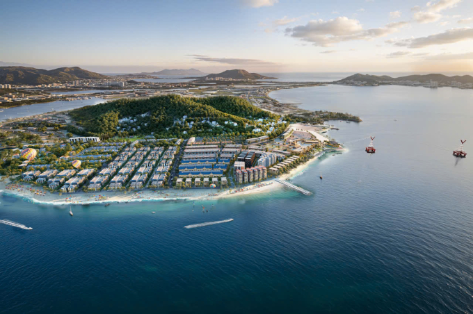 Vinhomes Pearl Bay nằm ở “vị trí kim cương” số 9 Trần Phú, hướng ra vịnh biển Nha Trang - một trong 29 vịnh biển đẹp nhất thế giới